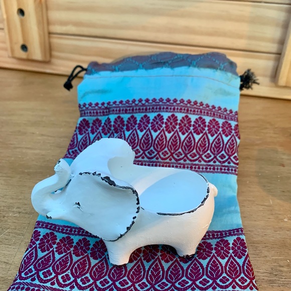 Small Feng Shui Good Luck Elephant Trinket Dish - Picture 7 of 7